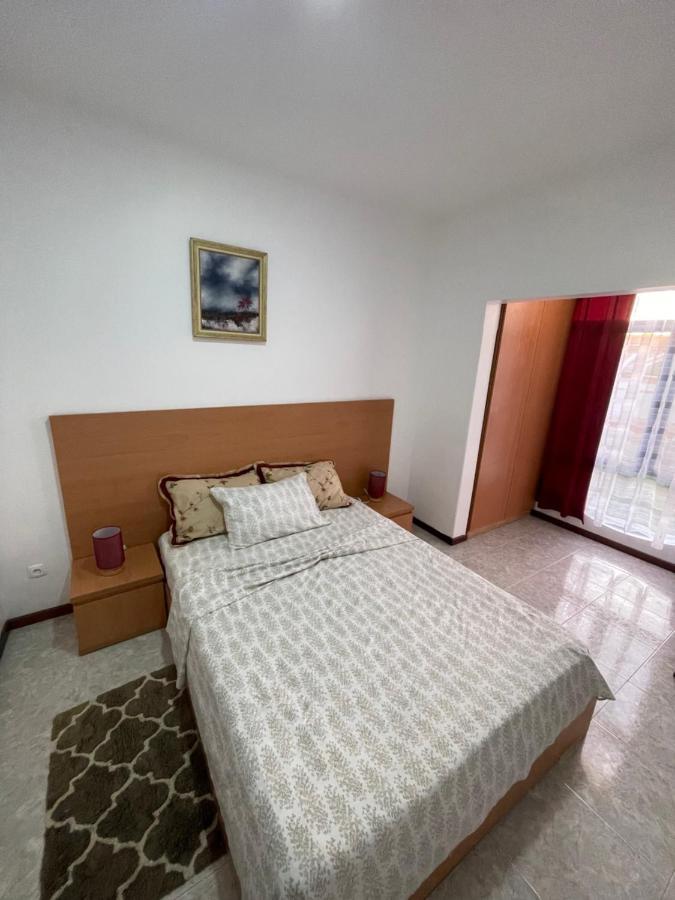 Isa House - Private In A Shared Duplex *