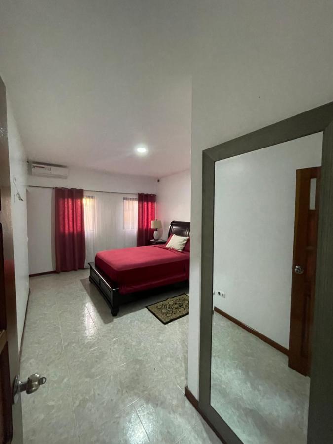 Isa House - Private In A Shared Duplex *
